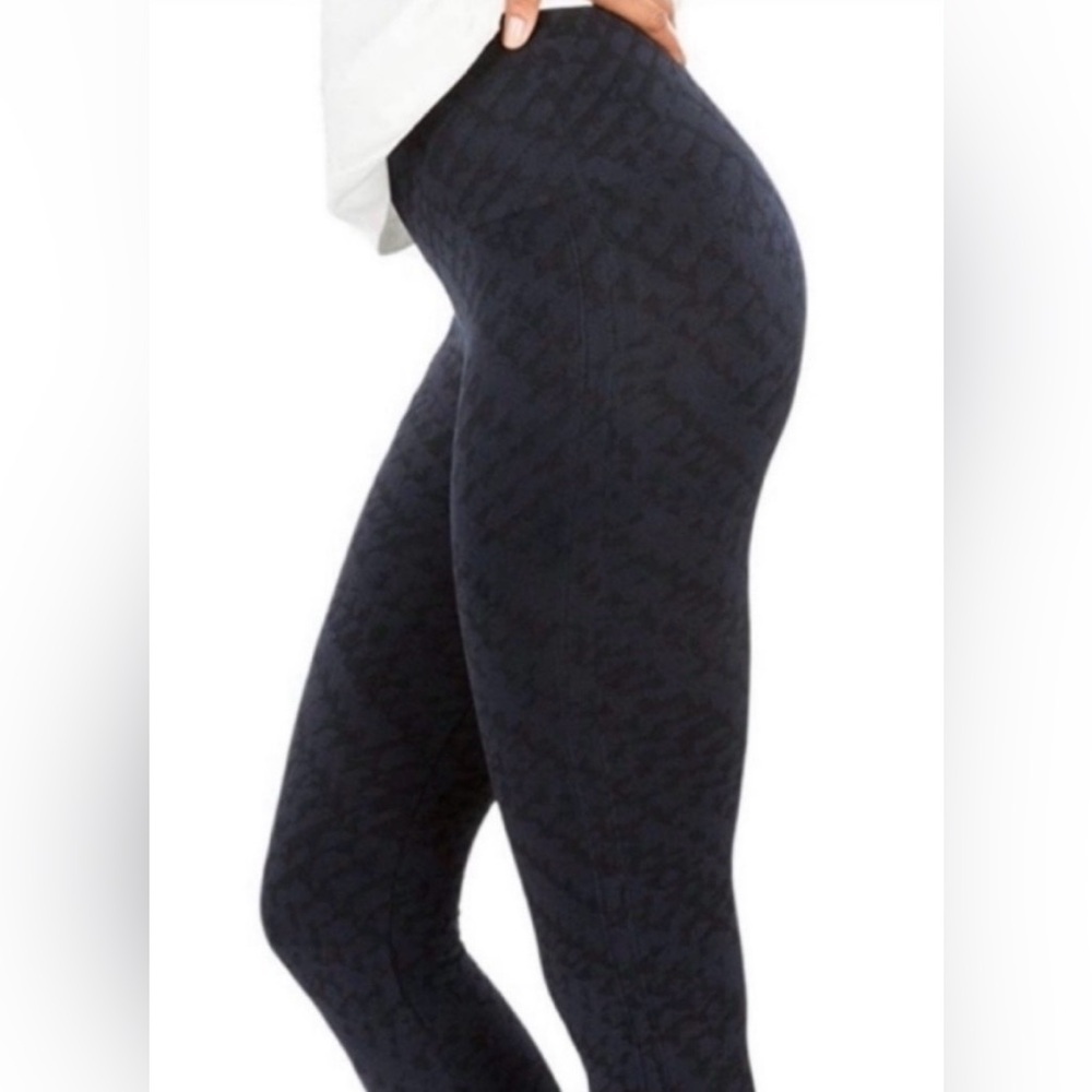 Spanx Look At Me Now Seamless Leggings